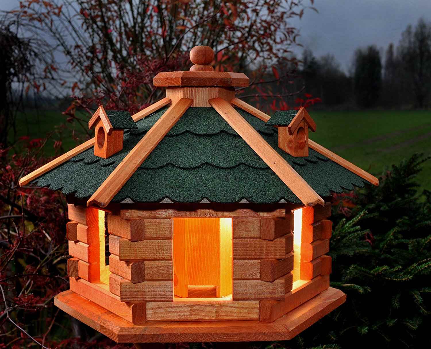 Vogel Futterhaus mit Solarbeleuchtung -ein Blickfang auch ...