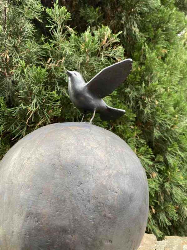 Wunderschöner kleiner Gartenbrunnen