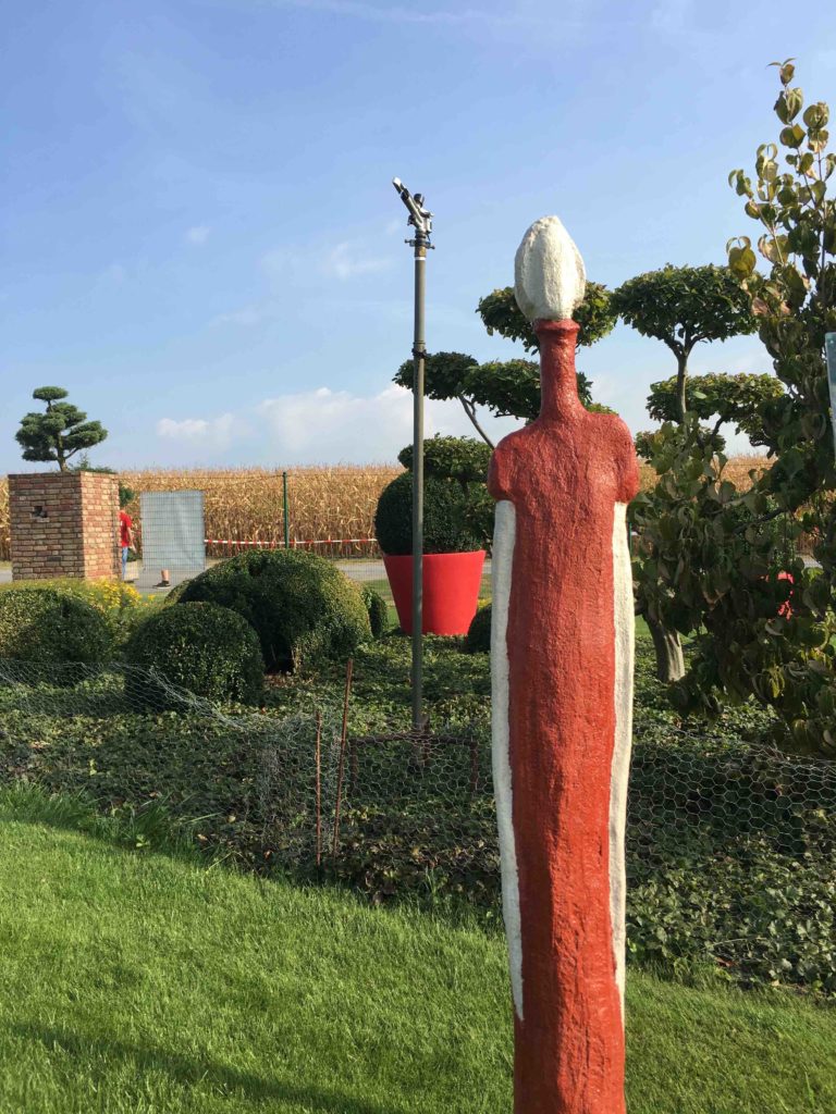 Garten Skulptur aus Beton 100cm oder auf Wunschmaß