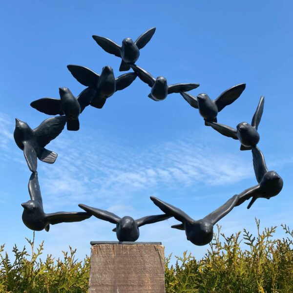 Vogelschwarm Skulptur