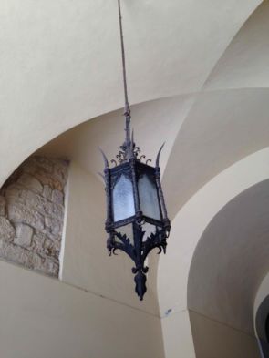 Antike Außenlampen: Gusslaternen und klassische Laternen